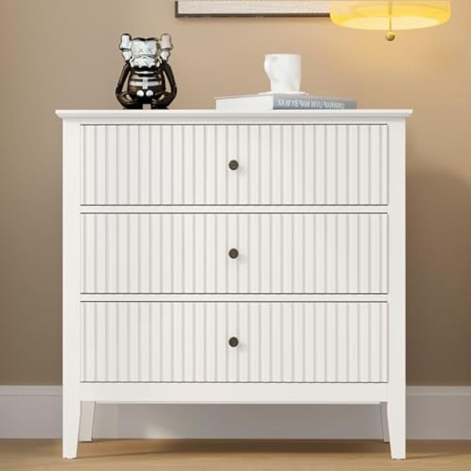 Fluted 3 Drawer Dresser, Wide Chest of Drawers with Ball Bearing Slide Modern Nightstand Cabinet Wood Dresser with Spacious Storage for Bedroom, Hallway, Living Room, Entryway, White