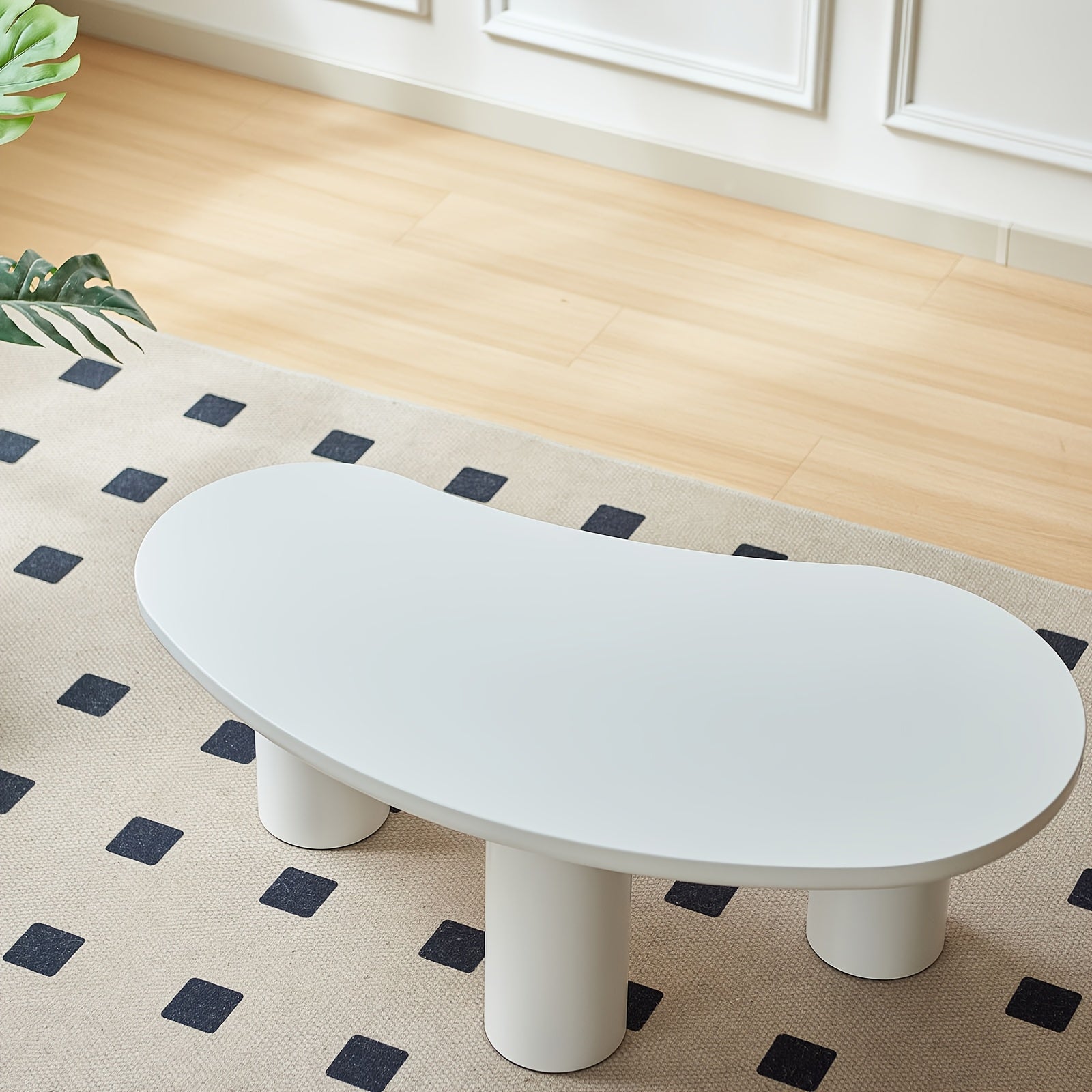 Chic White Cloud-Shaped Coffee Table with 3 Legs - Unique Oval Design, High-Gloss Finish, Youngsters-Friendly Corners - Perfect for Living Room