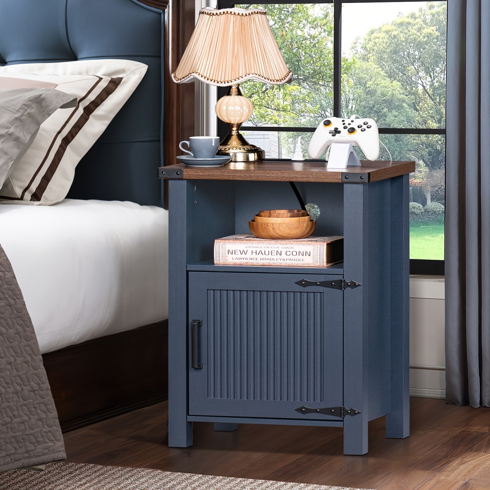 Night Stand Set Of 2, 46cm Farmhouse Nightstand With With Charging Station And USB Port, Rustic Couch End Table With Magnetic Door, Wood Bed Side Tables For Bedroom, Home, Navy Blue