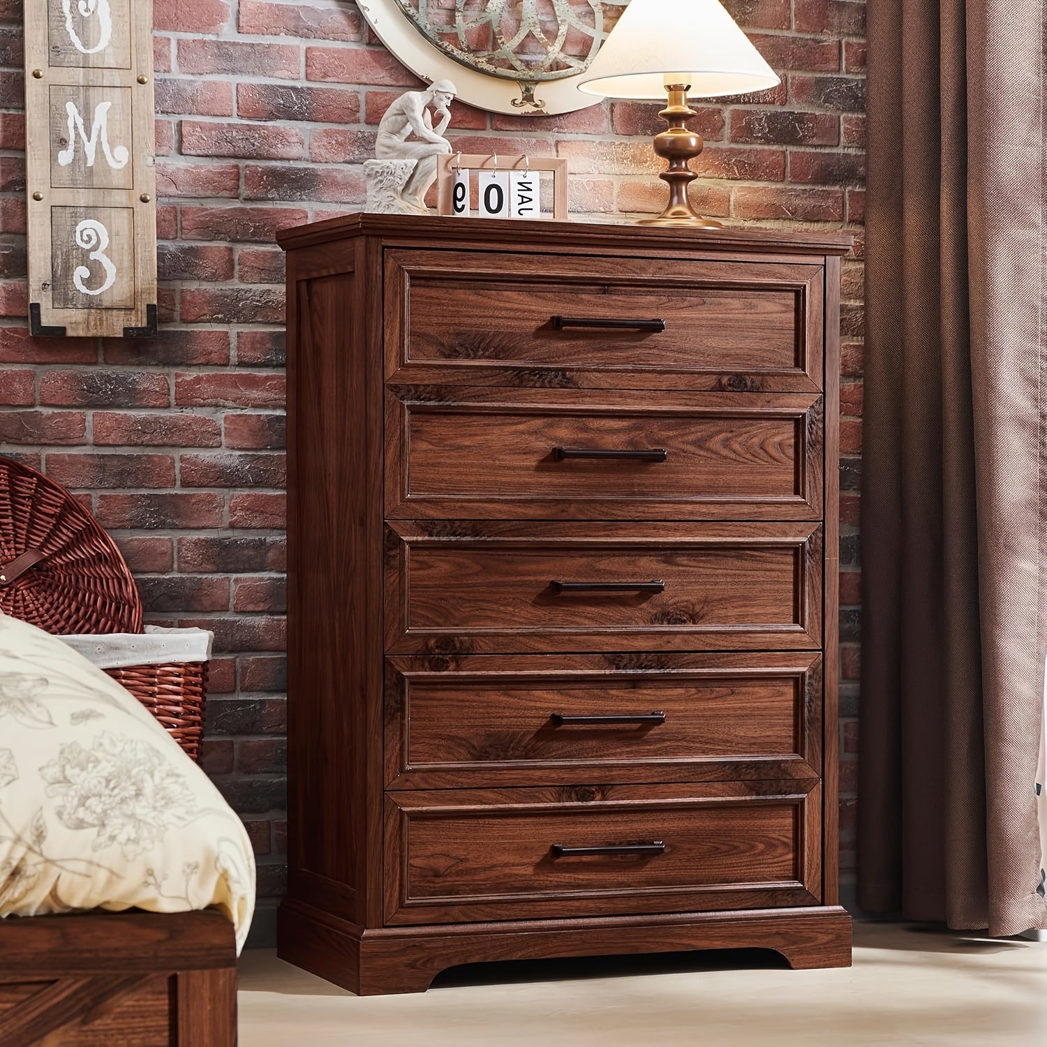 Rustic 5-Drawer Wooden Dresser Chest, 117cm Tall with Wide Metal Handles, Natural Texture Finish, Ideal for Bedroom, Living Room, Hallway, and Entryway Storage, Dresser for Bedroom, Bedroom, Corridor